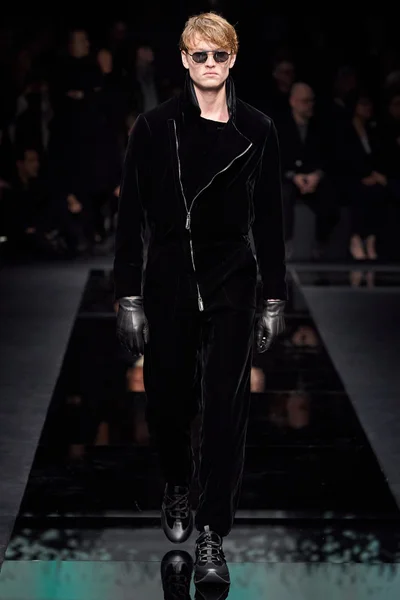 Look 76